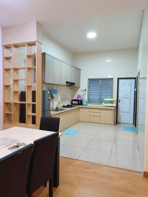 W25 Atgoldenhills Nightmarket Wifi 4R 伯恩仓 外观 照片